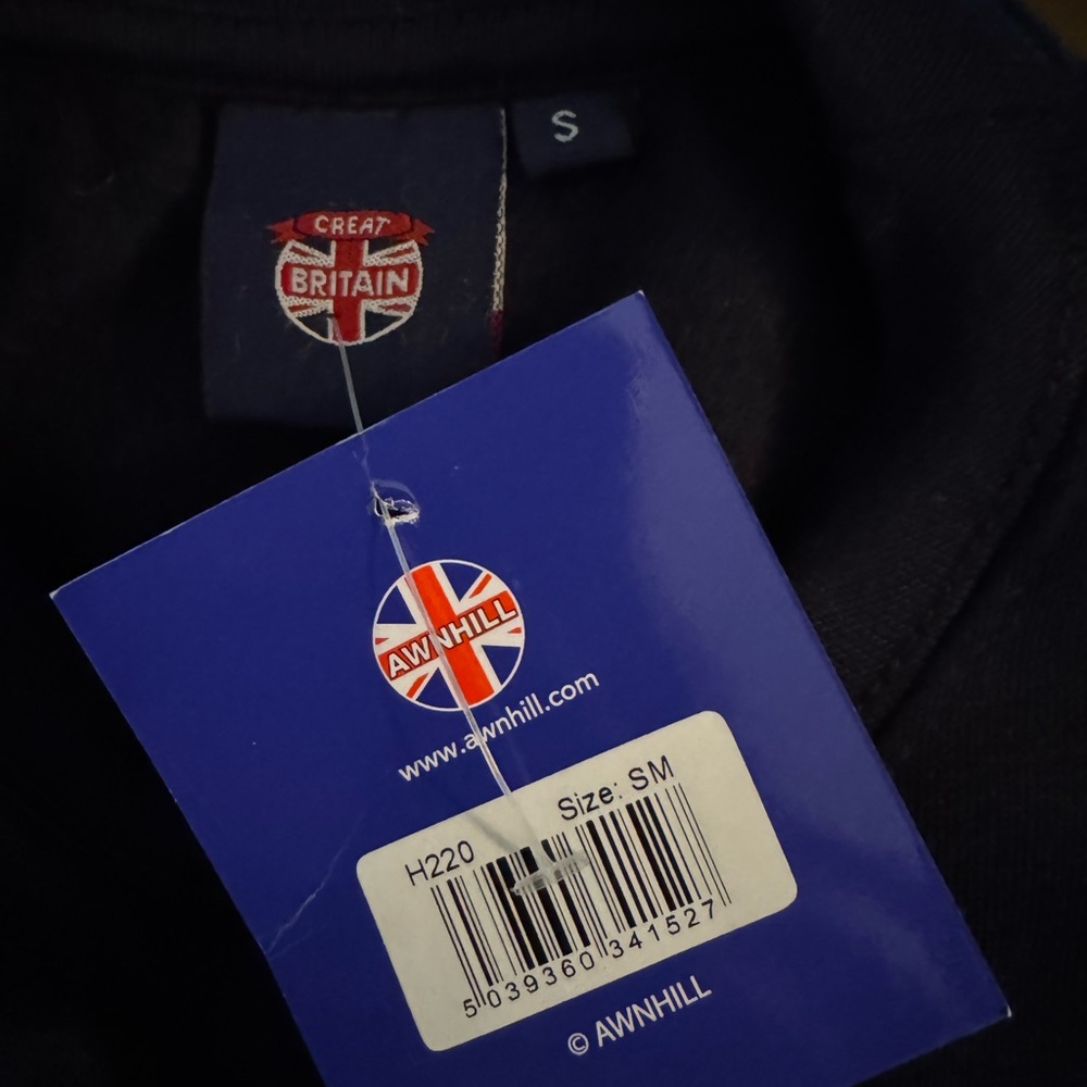 NWT Women's Embroidered Navy London England Sweatshirt Size S - 70% Cotton  SOFT - Picture 9 of 15